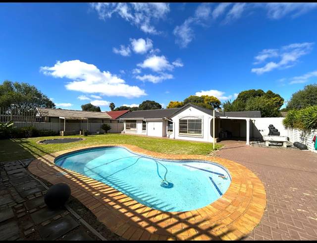 3 BEDROOM HOUSE FOR SALE IN MAYBERRY PARK